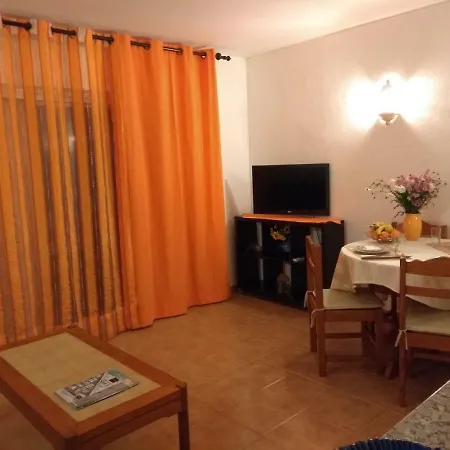 Amazing Flat With Swimming Pool Near The Streap Albufeira