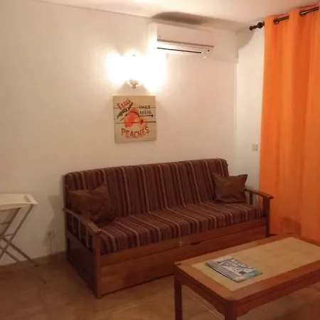 Amazing Flat With Swimming Pool Near The Streap